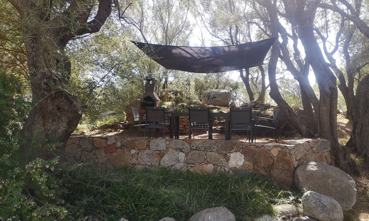 Pinarellu House | House with garden