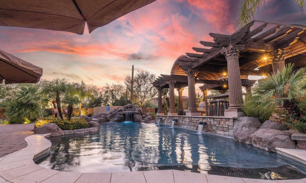 North Scottsdale House | HÓZHÓ Cavedale|Pickleball, Pool, Hot Tub & Theatre