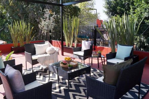 La Condesa House | HUGE Decor Stylish Casona Condesa SkywatchRooftop