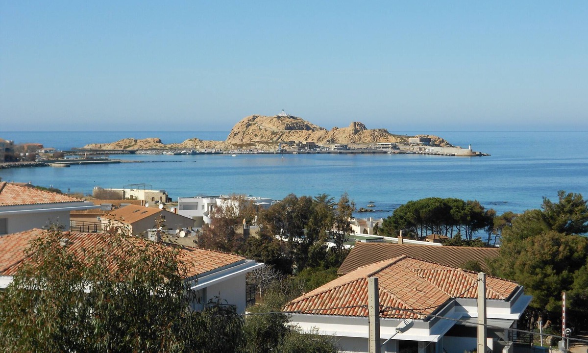 L'Ile-Rousse Apartment | ile-rousse Apartment 100metres from the beach