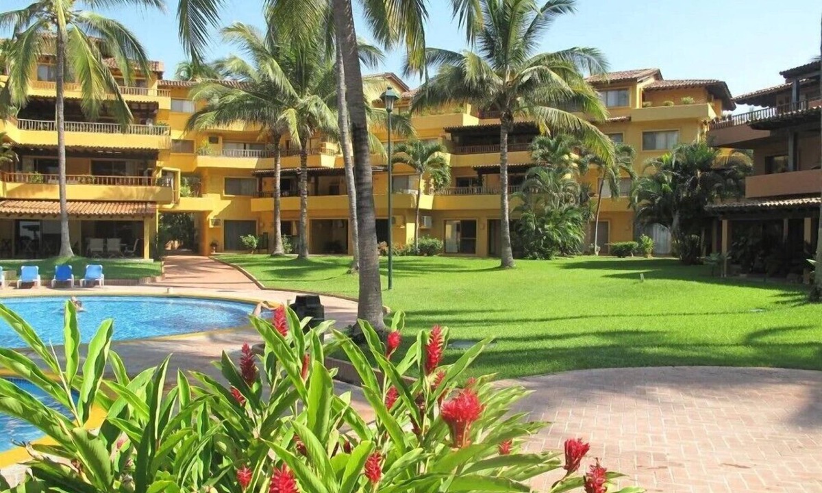 South Hotel Zone Hotel | Impeccable 1BR Condo with Tennis Court in Park Royal Los Tules