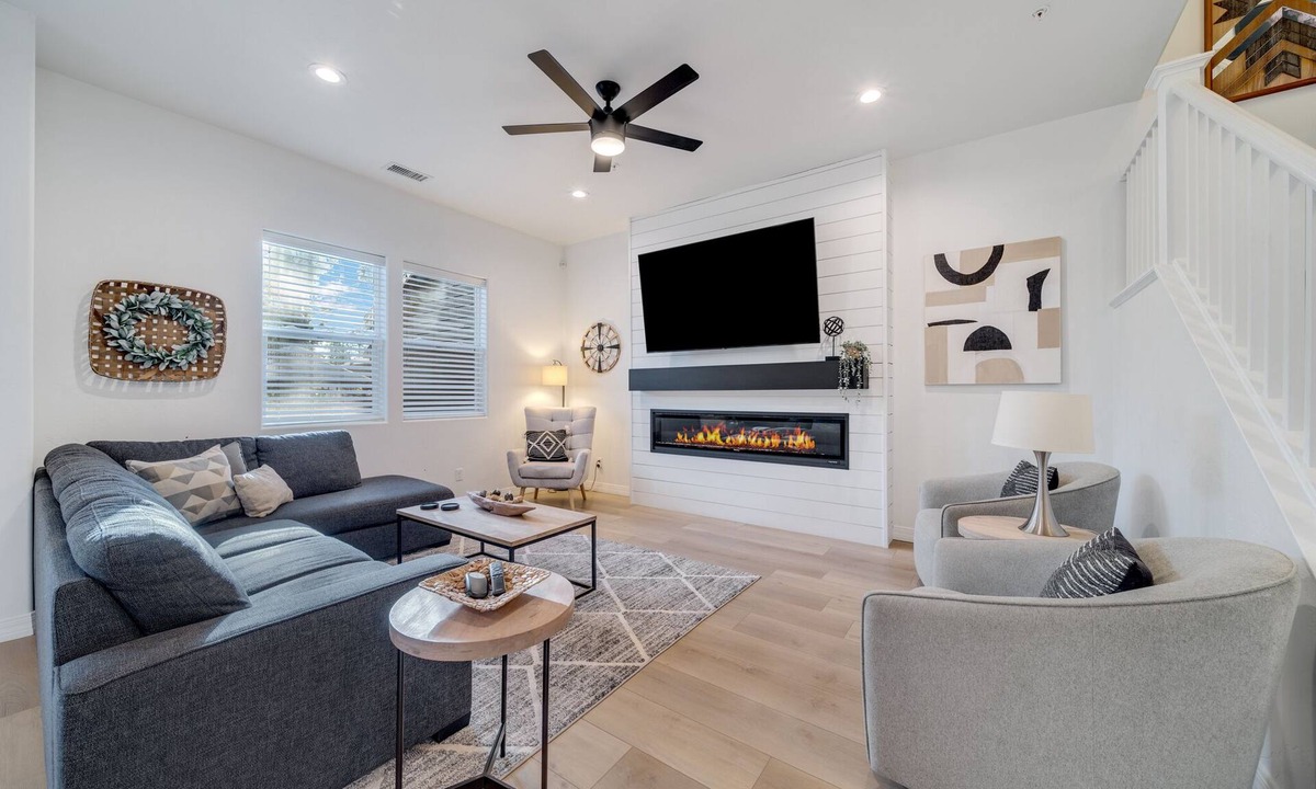 Flagstaff House | In The Pines by NAU & Downtown - Dogs OK - 2 Kings - Game Room