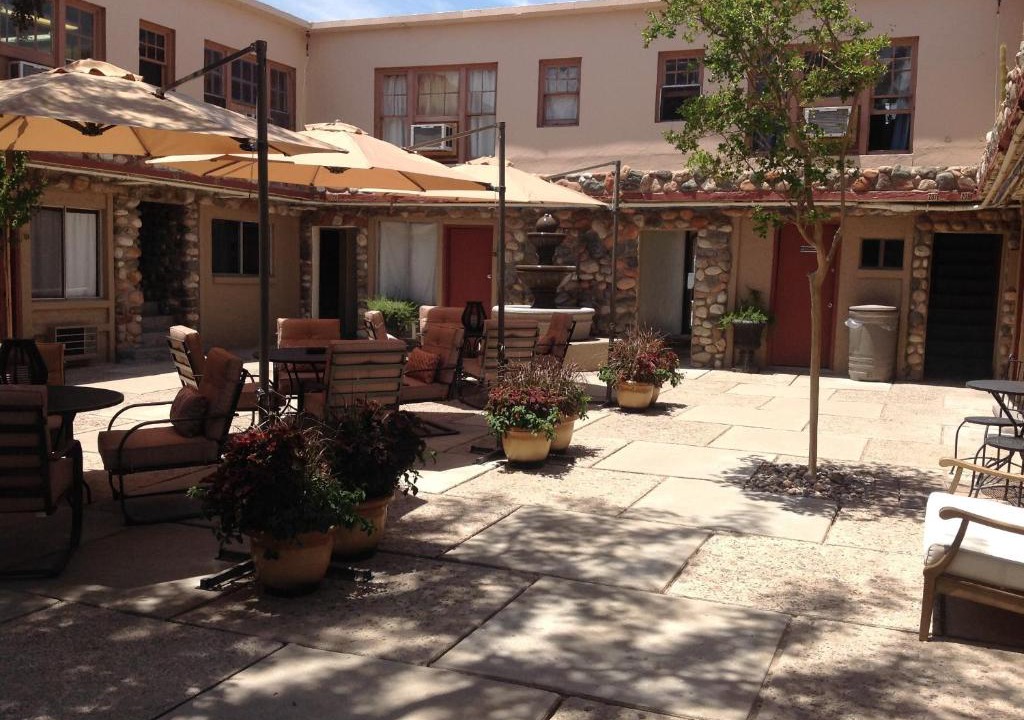 Cottonwood Hotel | Iron Horse Inn