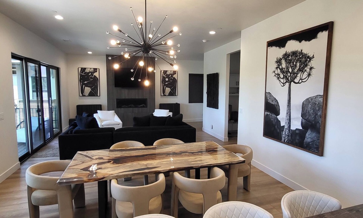 Northern Arizona University House | Juniper Point Brand New Contemporary Home in the Pines. Close to Downtown.