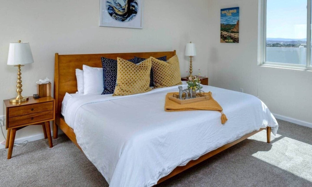 Cottonwood House | Kickin' It on Kindra! Modern 3 Bedroom New Build!