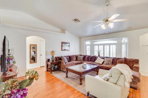 Kingman House | Kingman Family Home: Yard, Grill & Room to Relax!