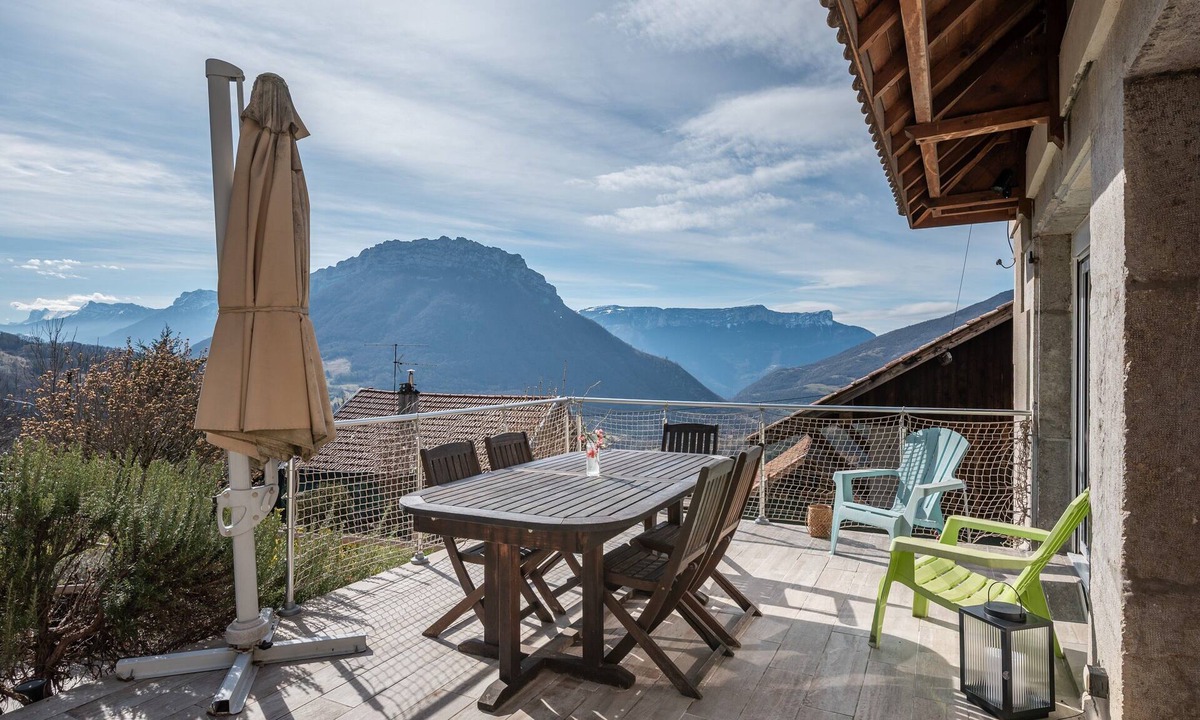 Quaix-en-Chartreuse House | L’Echappée en Chartreuse – Peaceful Home with Mountain Views