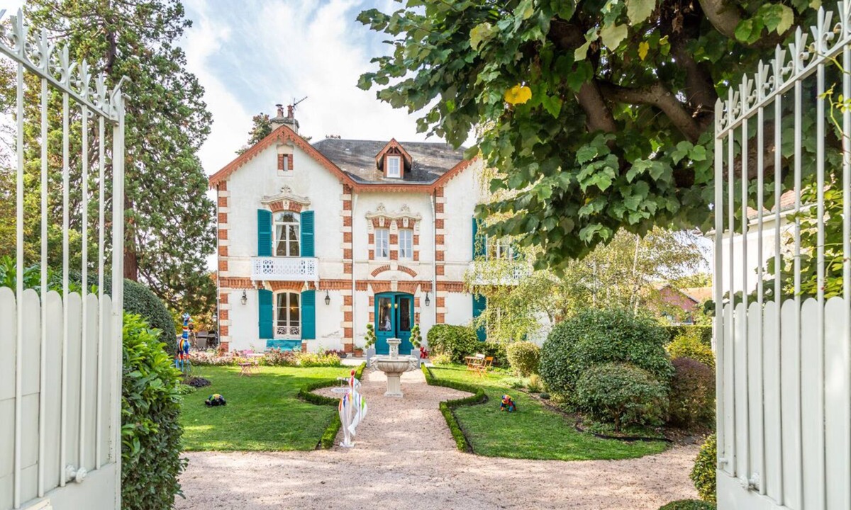 Bourges Bed & Breakfast | L'Oustal