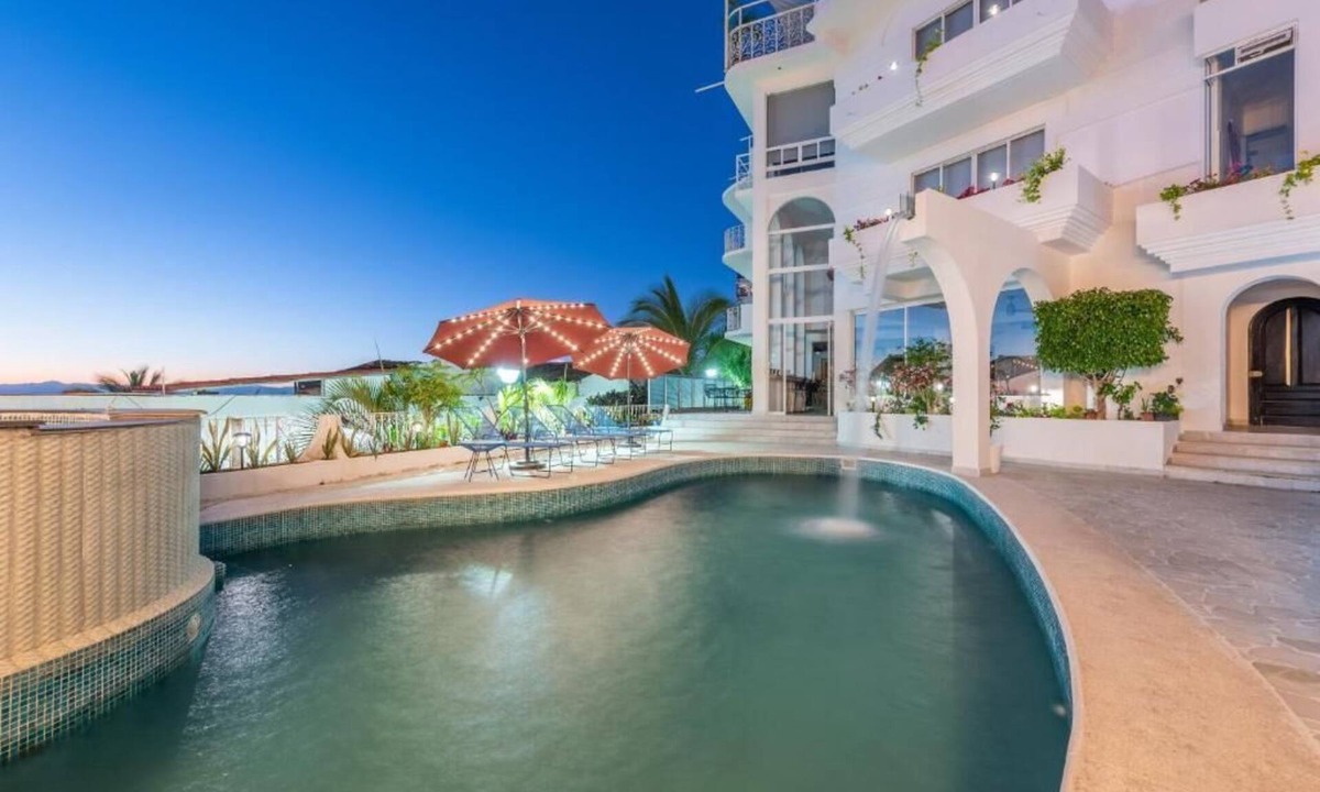 Downtown Puerto Vallarta House | La Casa Blanca