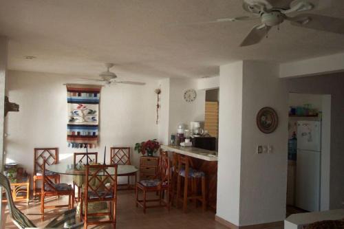 Akumal Apartment | La Mirage #4, Half Moon Bay, Akumal