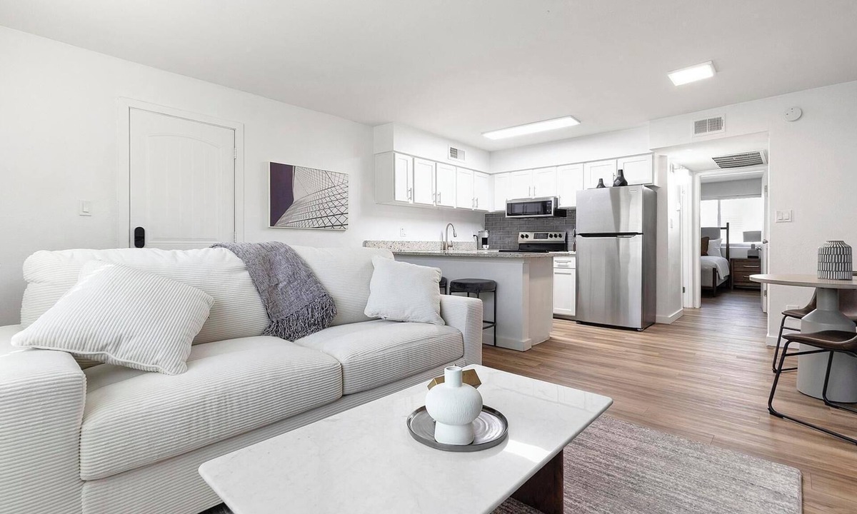 Glendale Apartment | Landing | Beautiful 1BD in Glendale
