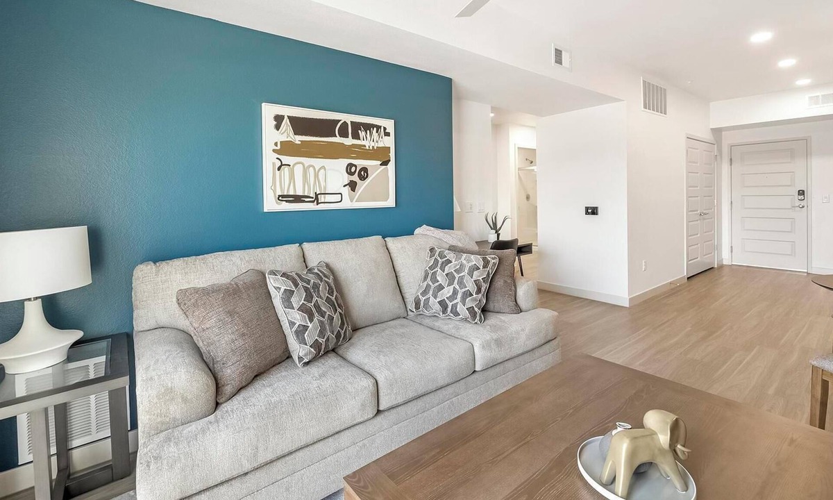 North Mountain Apartment | Landing | Chic 1BD, Gym, Pool