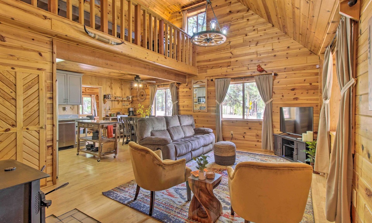 Show Low Cabin | Large Deck, Grill: Pet-Friendly Show Low Retreat!