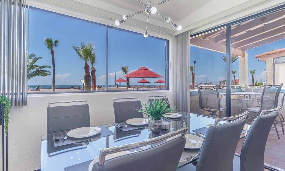 Centro Apartment | Las Gaviotas 436 Mid-century Ocean View Apartment