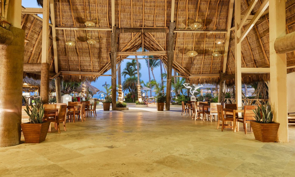 Las Glorias Resort | Las Palmas by the Sea All Inclusive
