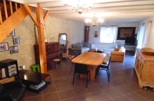 Charrais House | Le grand clos
