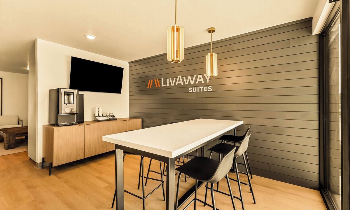 Tolleson Hotel | LivAway Suites Phoenix-Tolleson