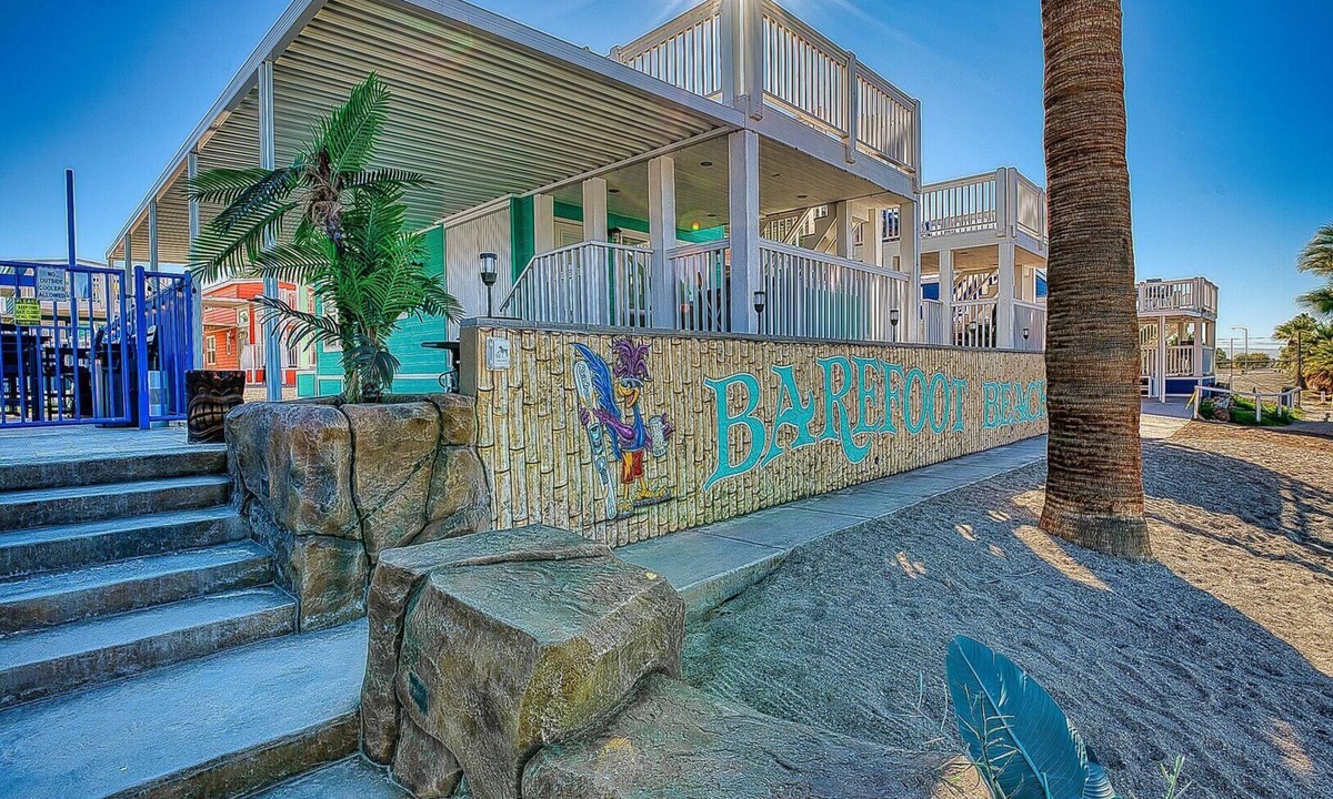 Parker Strip House | Livin' the dream, Front Row! Roadrunner Resort