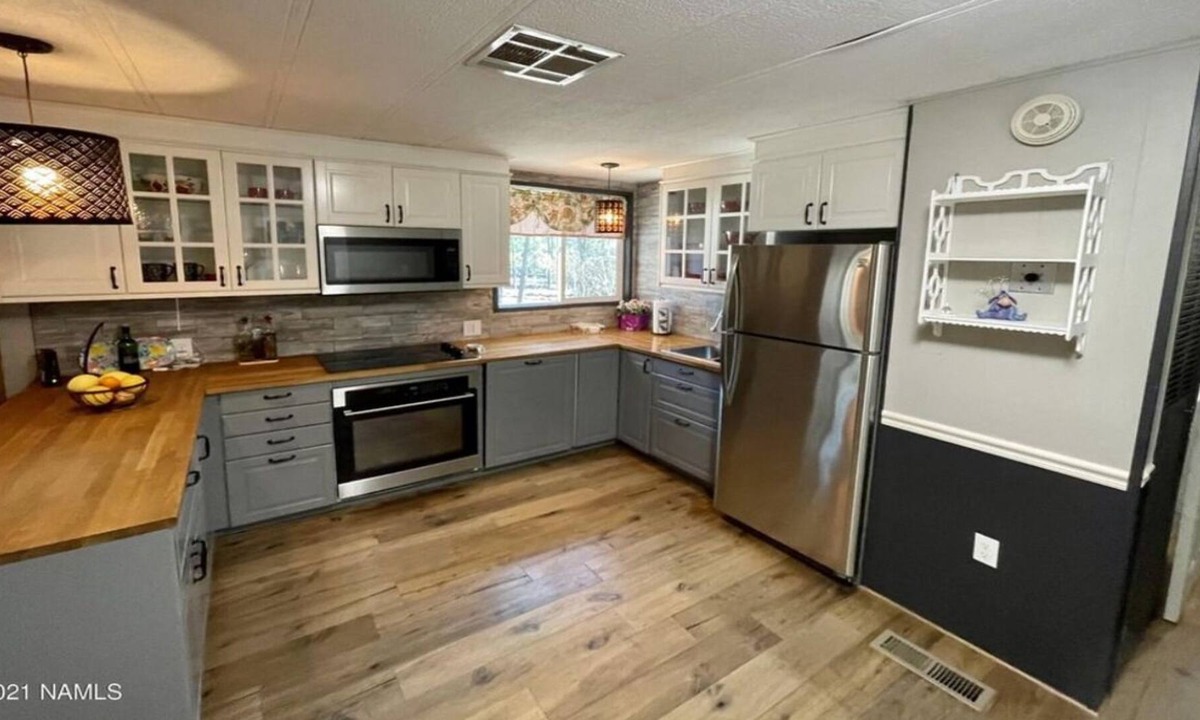 Munds Park House | Located in Munds Park on a quiet location