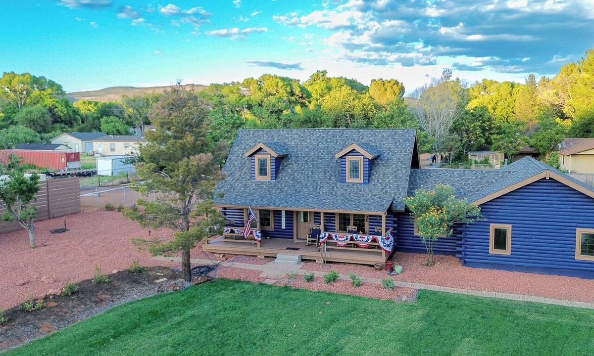 Cornville Cabin | Log Cabin Near Sedona Oak Creek Hot Tub Dark Skies