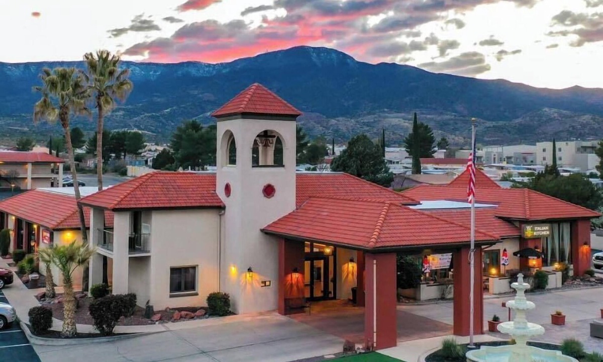 Cottonwood Hotel | Lux Verde Hotel