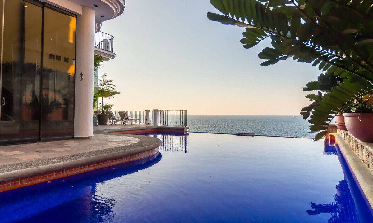 Mismaloya Villa | Luxurious Oceanfront Estate on Vallarta's South Shore, Pool, Jacuzzi, Chef, Maid