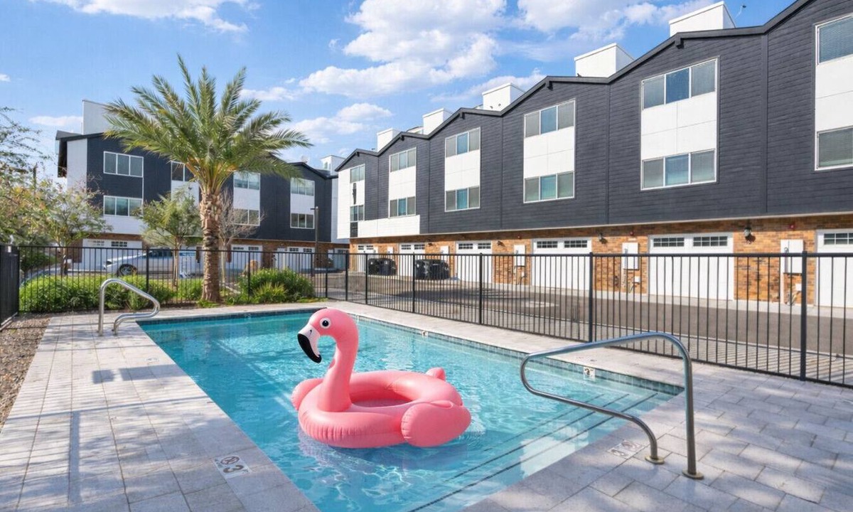 Camelback East House | Luxury 3BR Townhome: Pool- King Beds- Garage- Close to Airport