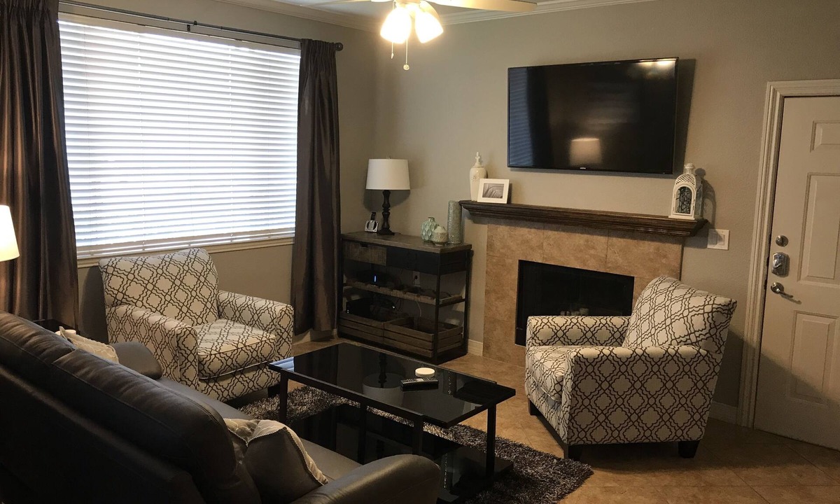 Desert Paradise Estates Condo | Luxury Condo in Keirland, Pool, High Speed Wifi
