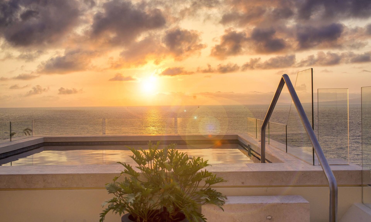 South Shore Hotel Area Condo | LUXURY CONDO LOS MUERTOS BEACH