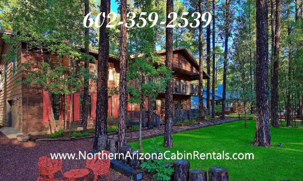 Pinetop Cabin | Luxury Family Cabin - Sleeps 33 - Tree Top Theater/Game Room/Golf Course/Dogs OK