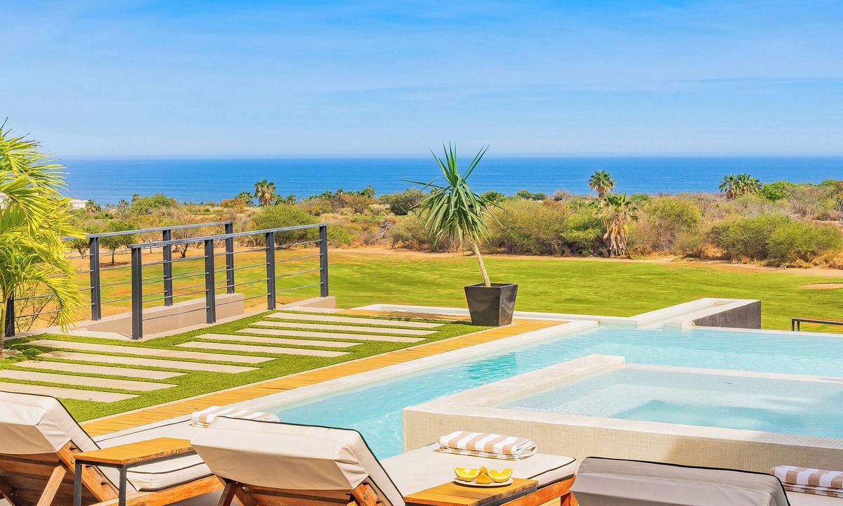San Jose del Cabo Villa | Luxury Golf Villa on 18th Hole w/Pool, Hot Tub & Ocean Views Cabo |Campestre
