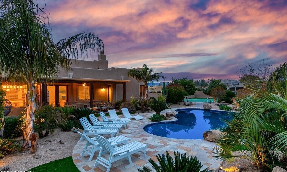 Anthem House | Luxury Oasis Resort Pool Pickleball Golf Fireplace