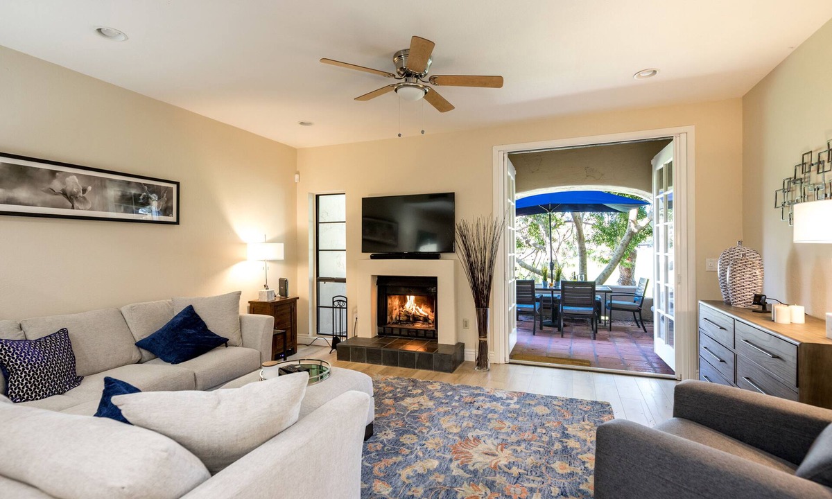 Biltmore Courts House | Luxury Townhouse in the Biltmore Estates on the golf course .