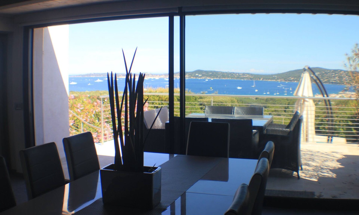 Les Restanques Villa | Magnificent panoramic view of the entire Gulf of St-Tropez