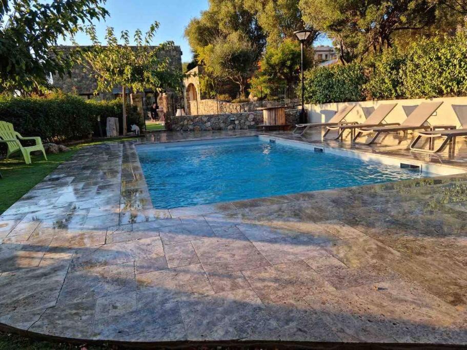 Marine de Davia Villa | Magnifique villa avec piscines et cuisine d’été