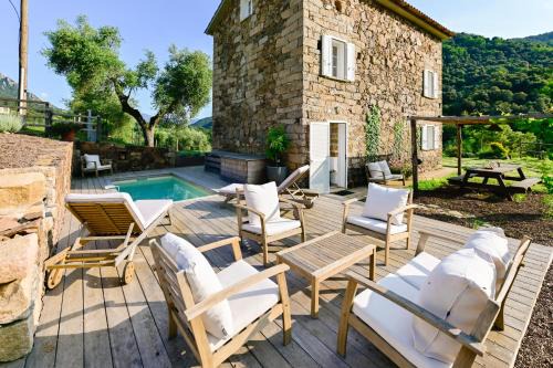Vico House | Maison en pierre authentique - Piscine - Nature