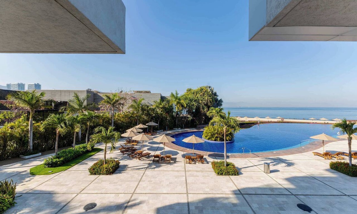Marina Vallarta Condo | Marina Vallarta Garden House | Ocean & Pool Vibe