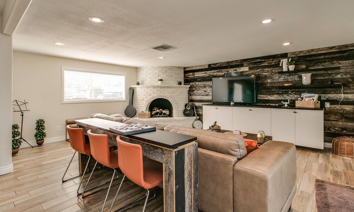 Bel Air House | Mid-Century Melrose 3bdrm Vintage Vibe with Pool