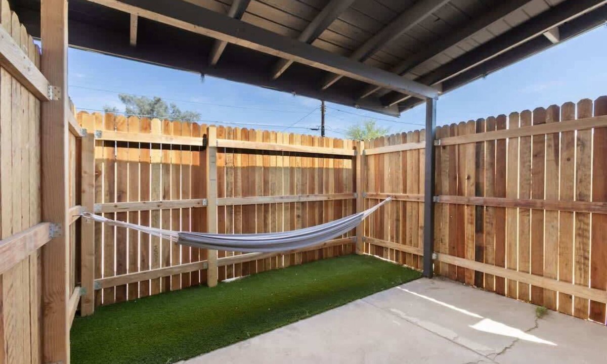 Encanto House | Modern 2-Story Midtown Loft + Covered Parking