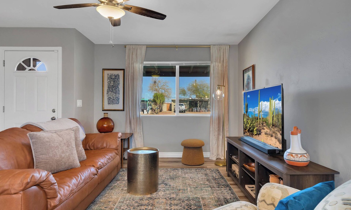 Limberlost House | Modern 3BR House w/Fast WiFi & Large Backyard