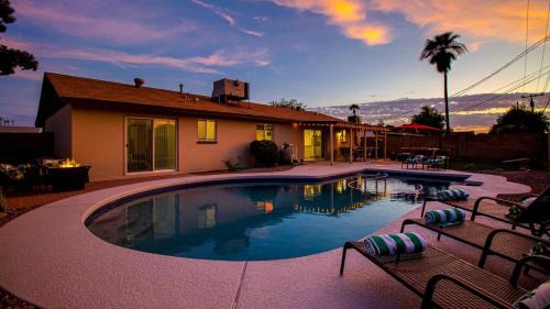 South Scottsdale House | Modern Comforts Near Old Town Scottsdale and ASU