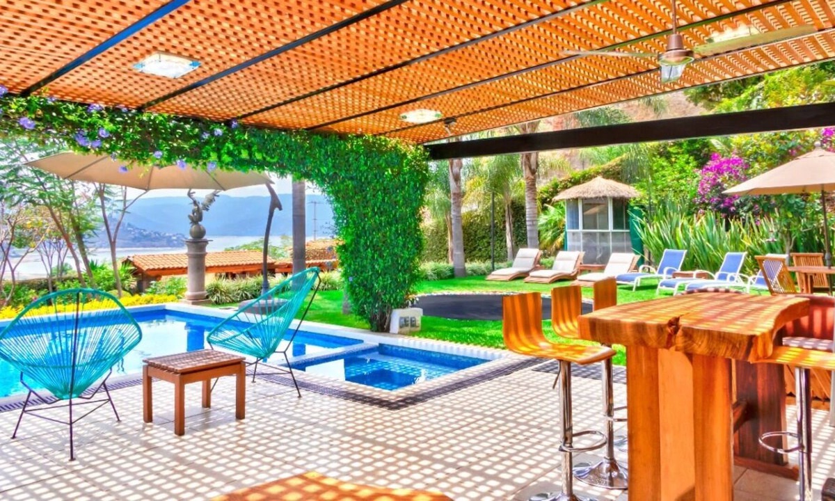 El Santuario House | Modern villa with fantastic view of the lake