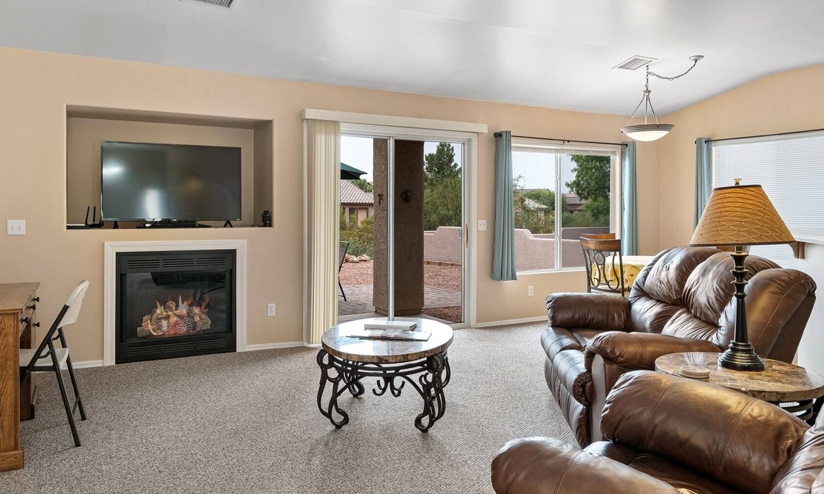 Verde Santa Fe House | Monthly Property! Community Pool & Hot Tub! Great Cornville Location! - Rising