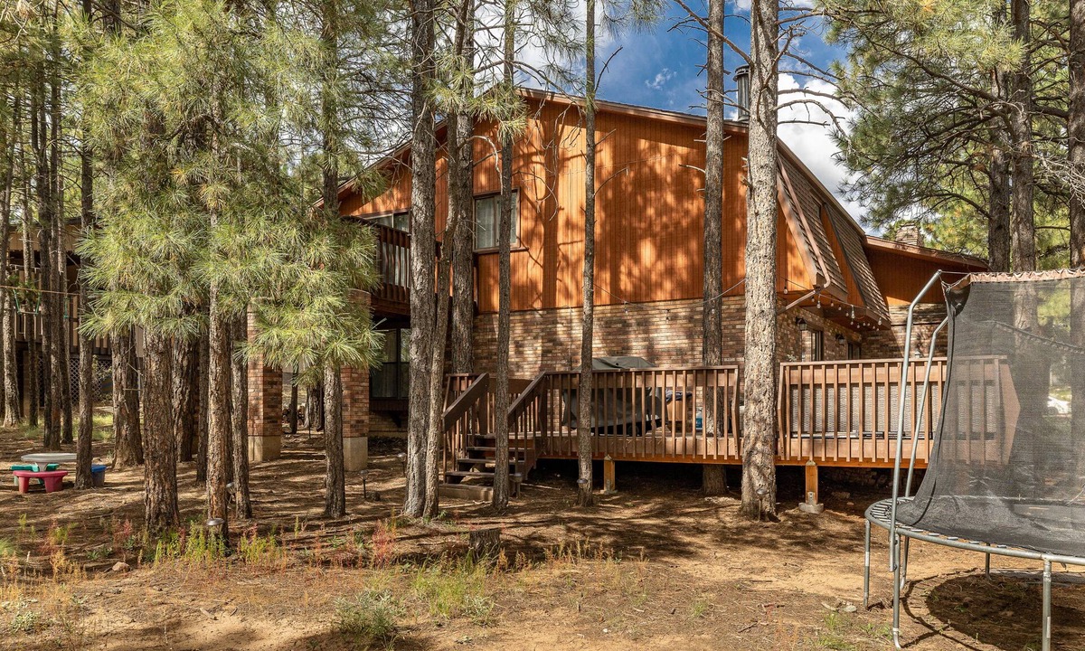 Flagstaff Cabin | Mountain home in the forest in a quiet neighborhood.