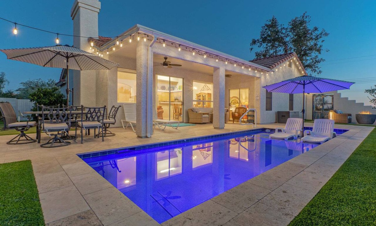 Gold Canyon House | MT Views, Golf Oasis, Htd POOL, Spa, Smart TVs