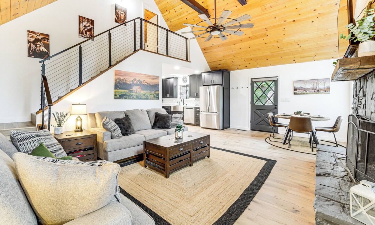 Munds Park House | Munds Park Oasis w/Hiking Access & Fire Pit