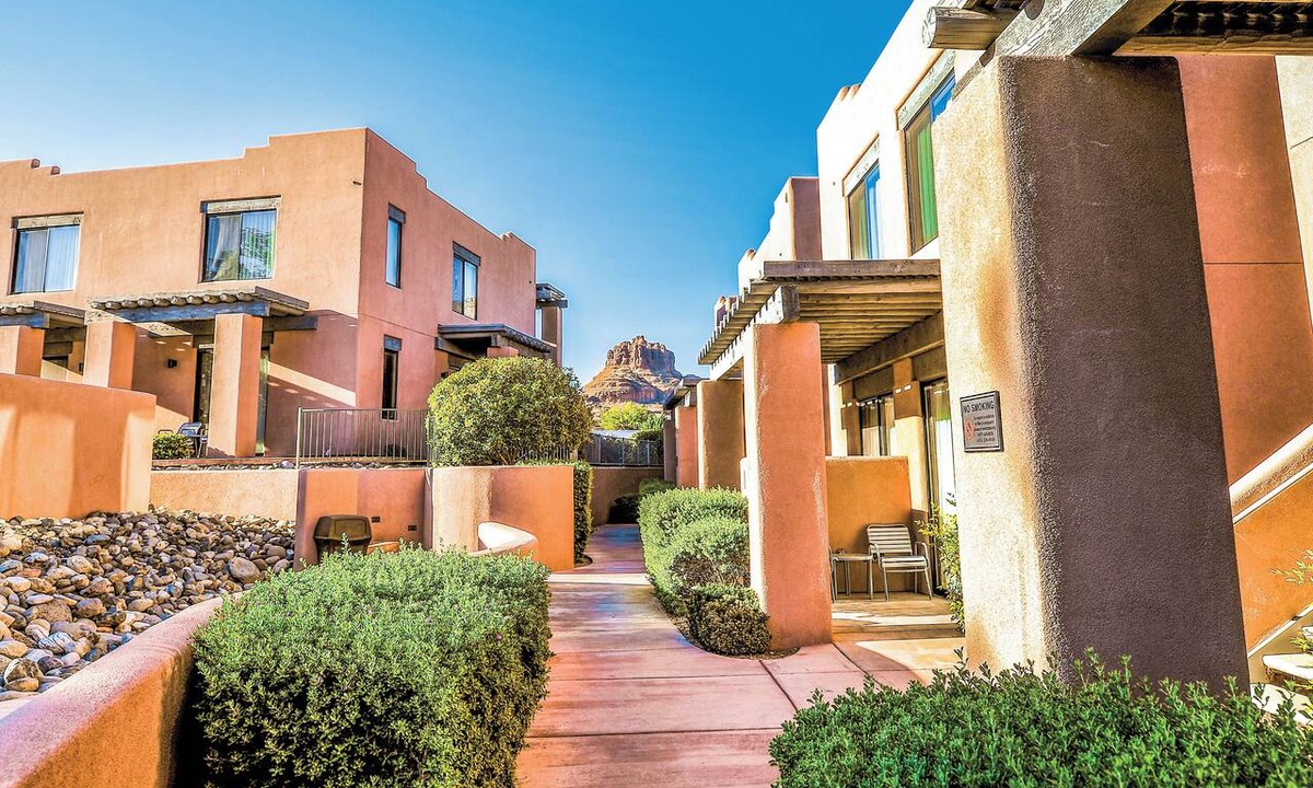 Oak Creek Hotel | Nature Is Calling! 2 Great Units w/Kitchens, Near Hiking, Pink Jeep Tours