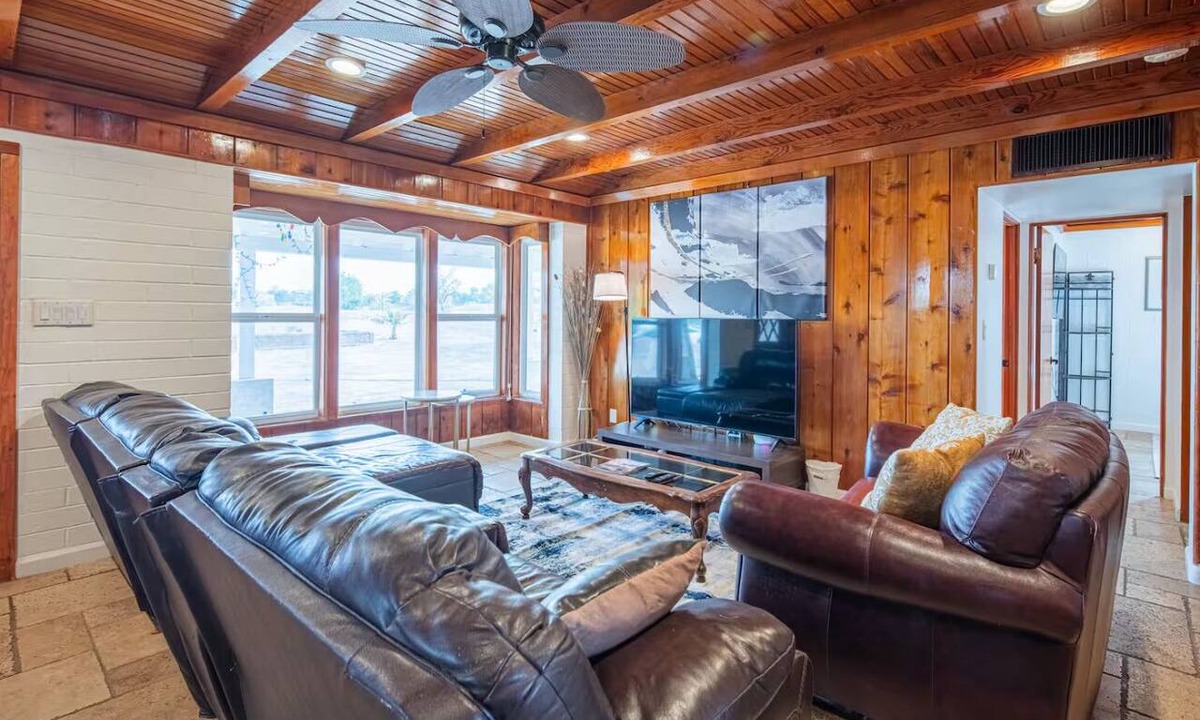 Coldwater Springs House | New! 12 Min to Stadium & 5BR Pool & Sleeps 10