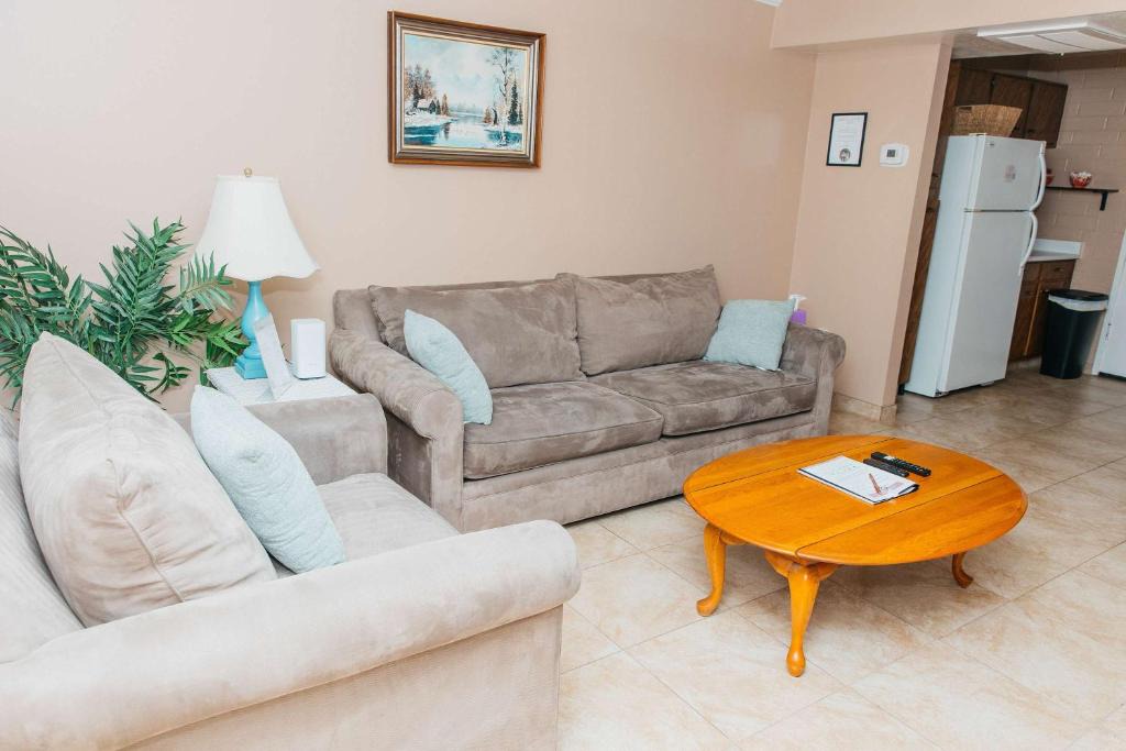Green Valley Apartment | NEW Desert Bloom Hideaway
