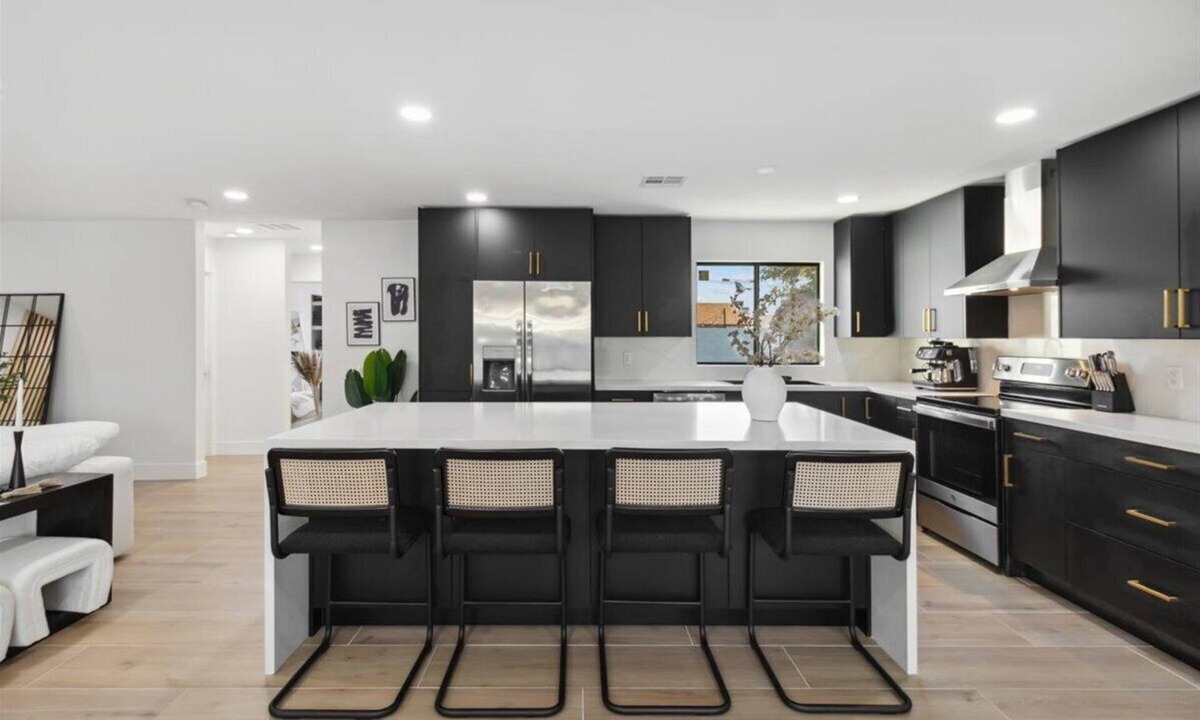 Parque Vista Estates House | -New- Highly Upgraded in Paradise Valley Village